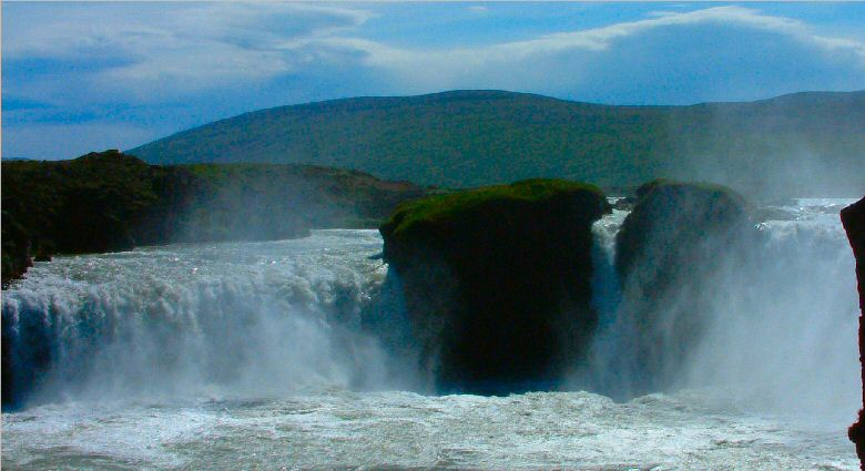 Goðafoss: The Falls (2)