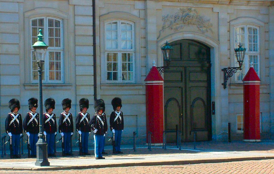Copenhagen: Amalienborg Palace Guards