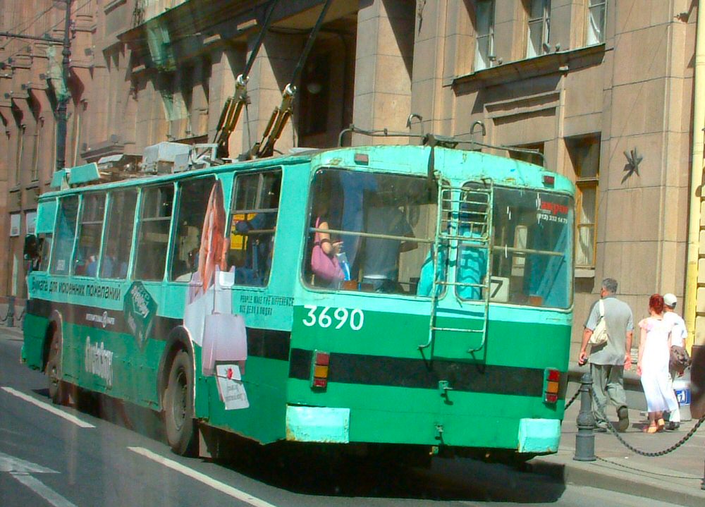St Petersburg: Green Trolleybus
