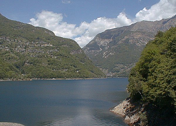 Verzasca: View above the Dam