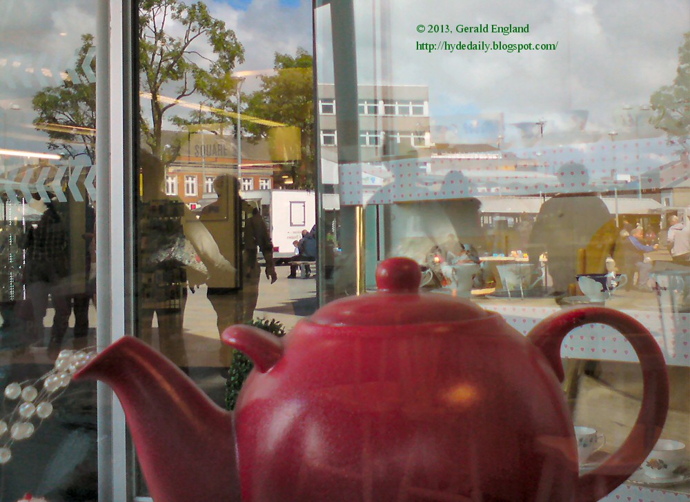 Teapot Reflections