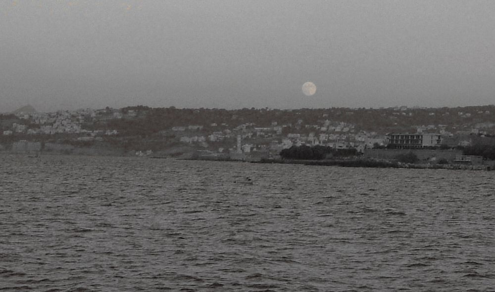 Moonrise over Chania