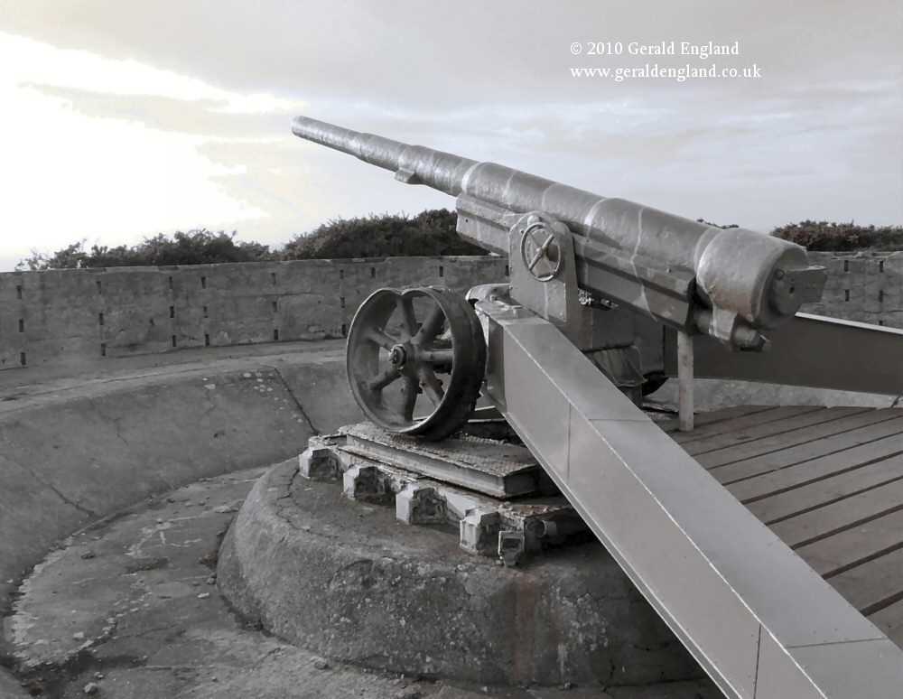 Les Landes: Restored Field Gun