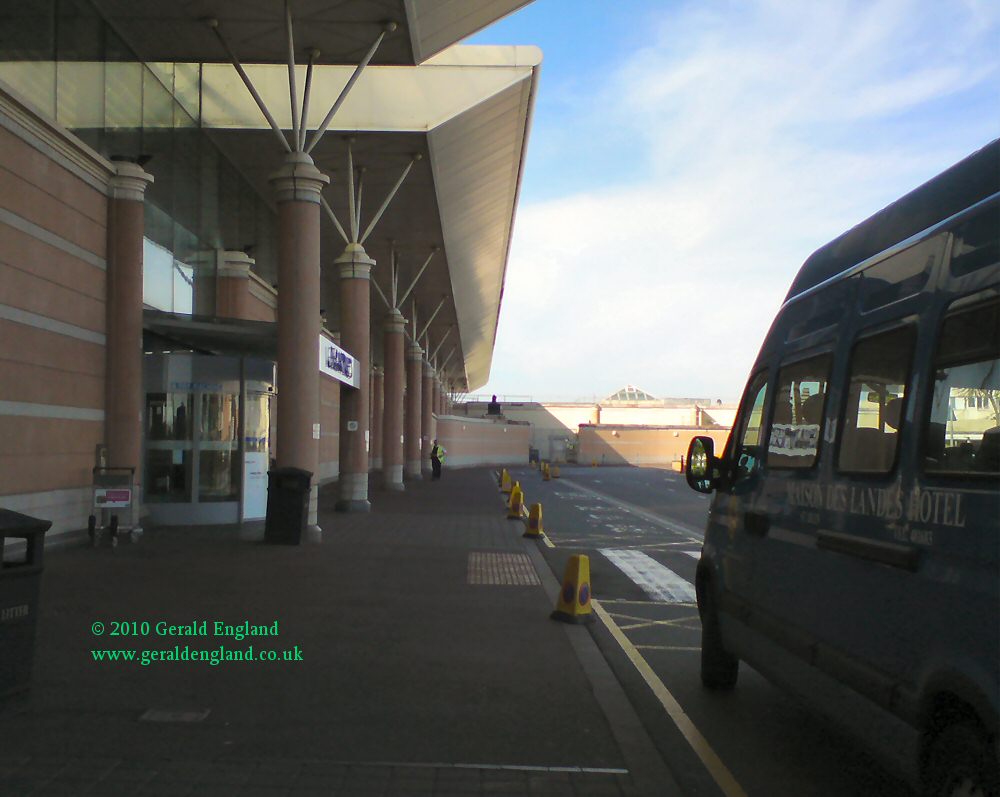 Aurigny: Jersey Airport Departures