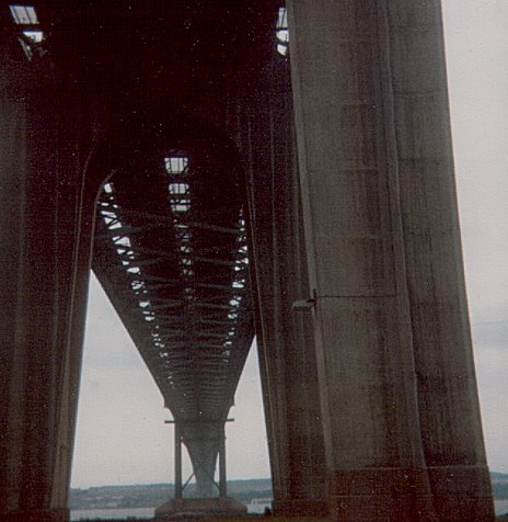 Forth Road Bridge, 1979