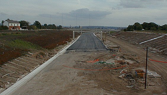 Littlemoss: M60 Southbound under construction, August 1999