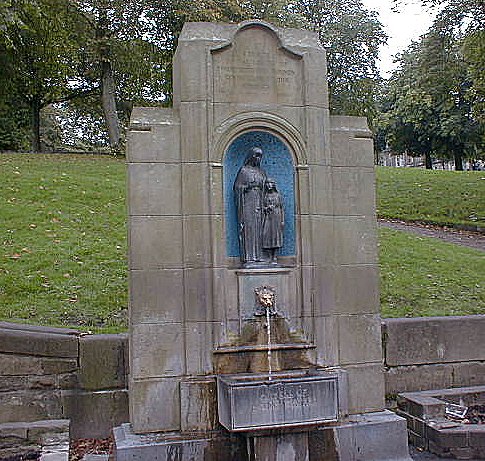 Buxton: Town Well, October 2000