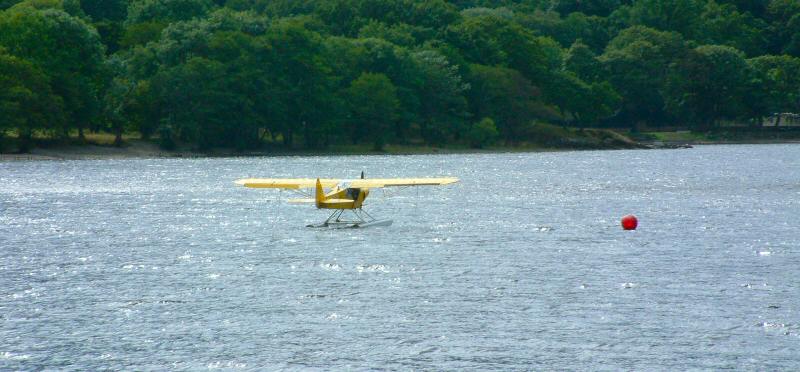St. Fillans: Float plane on Loch Earn