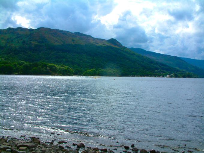 St. Fillans: View across Loch Earn to Ardtrostan